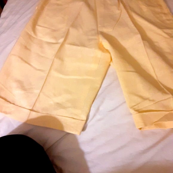 TRUST YELLOW  MEN LINEN SHORT IN SIZE 34 - Picture 9 of 15